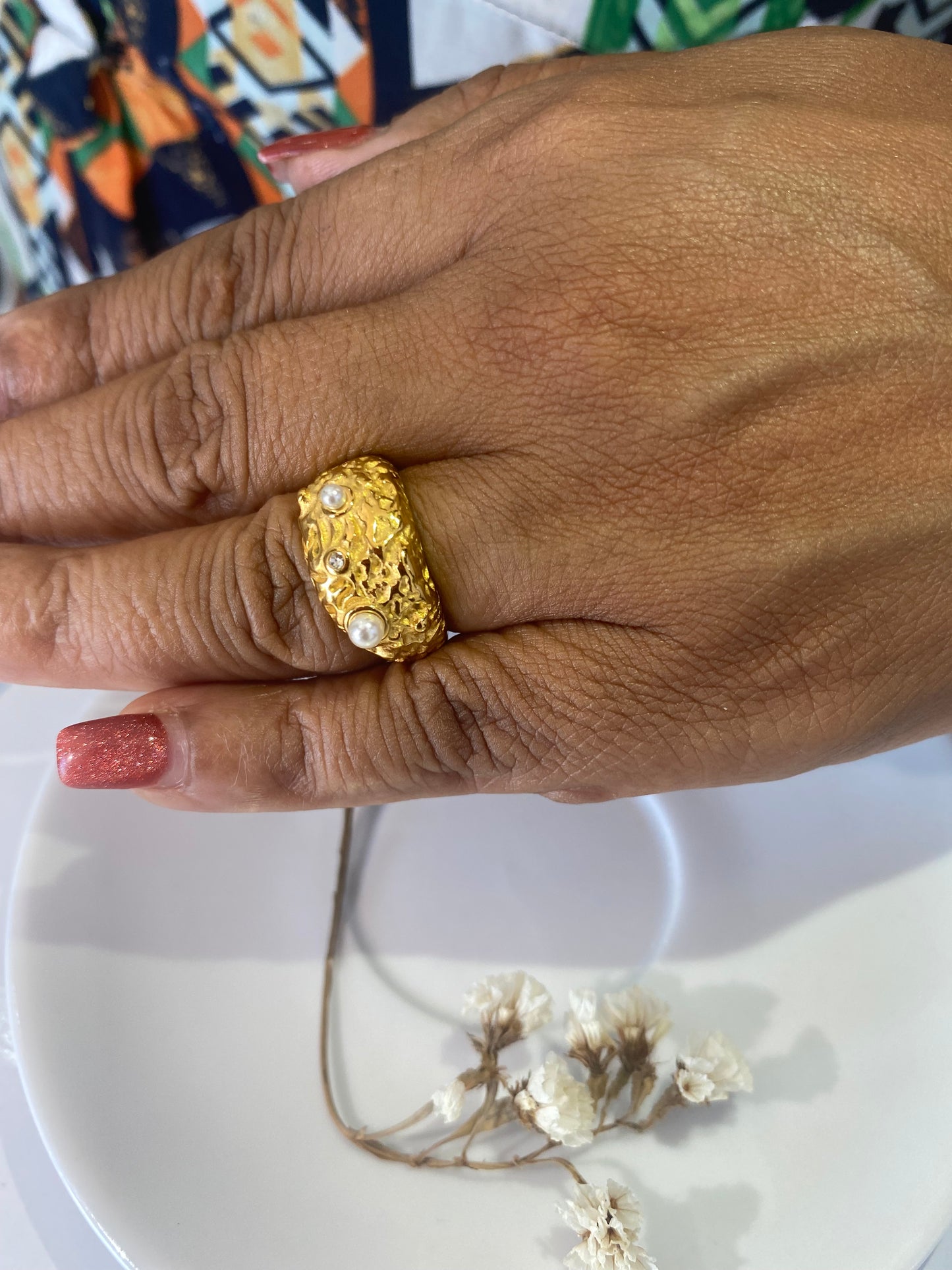 Anel Dourado Com Pingente