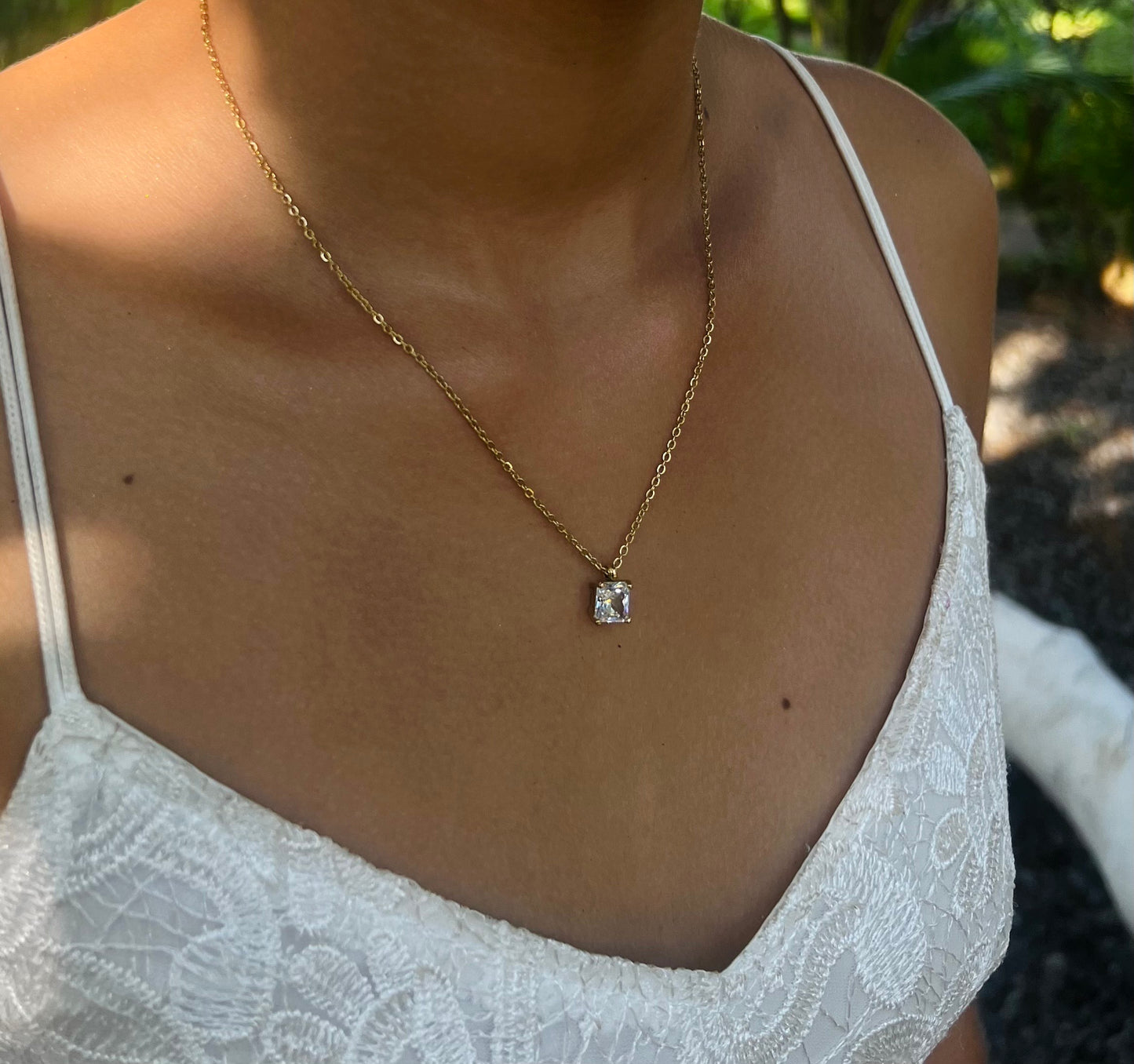 Conjunto dourado de Colar Brincos pingente branco