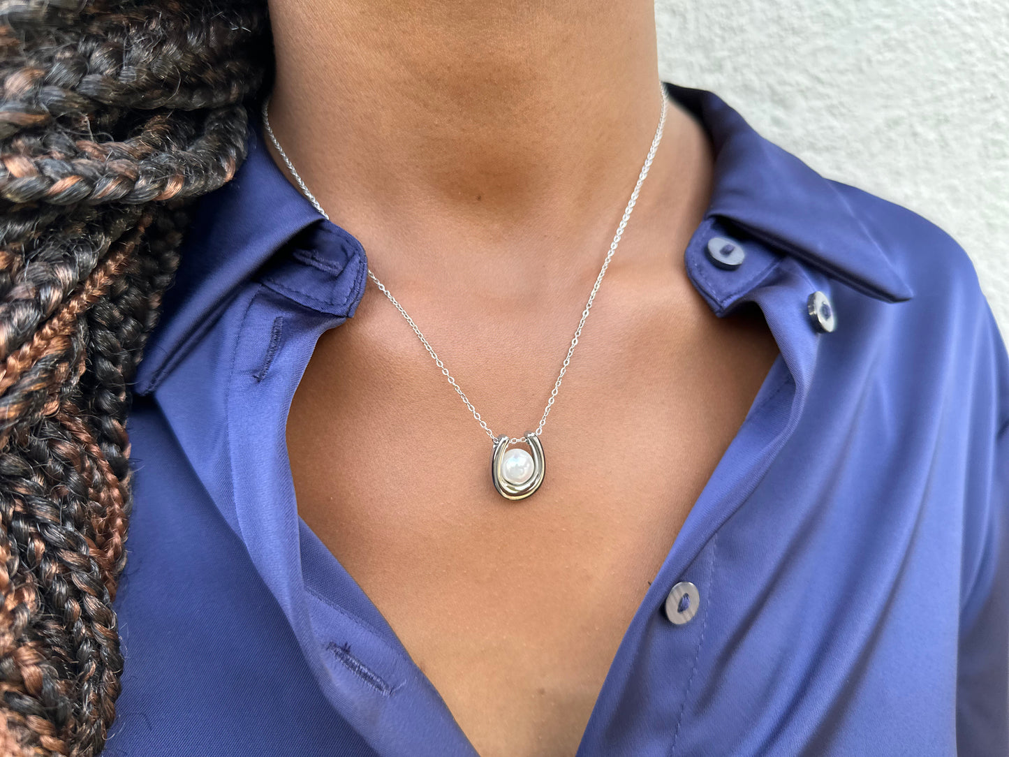 Colar Prateado Com Pingente De Perola