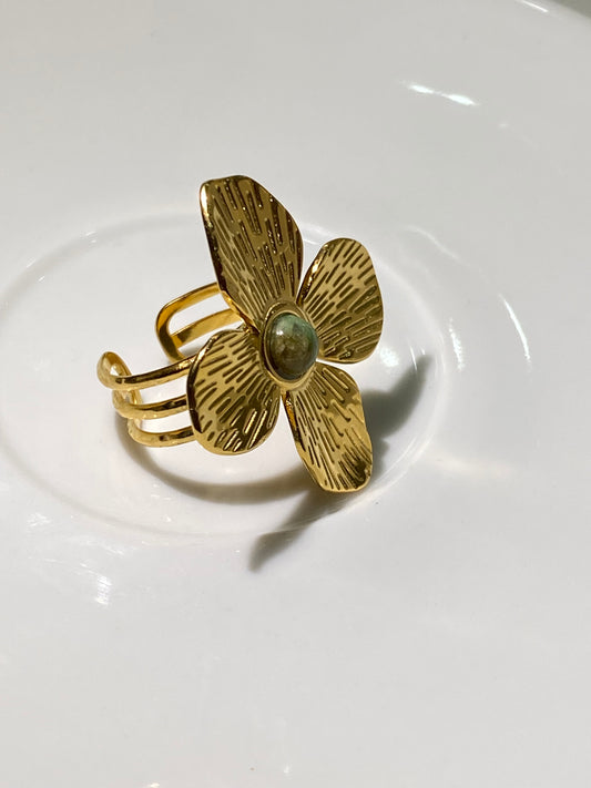 Anel Flor de Esmeralda