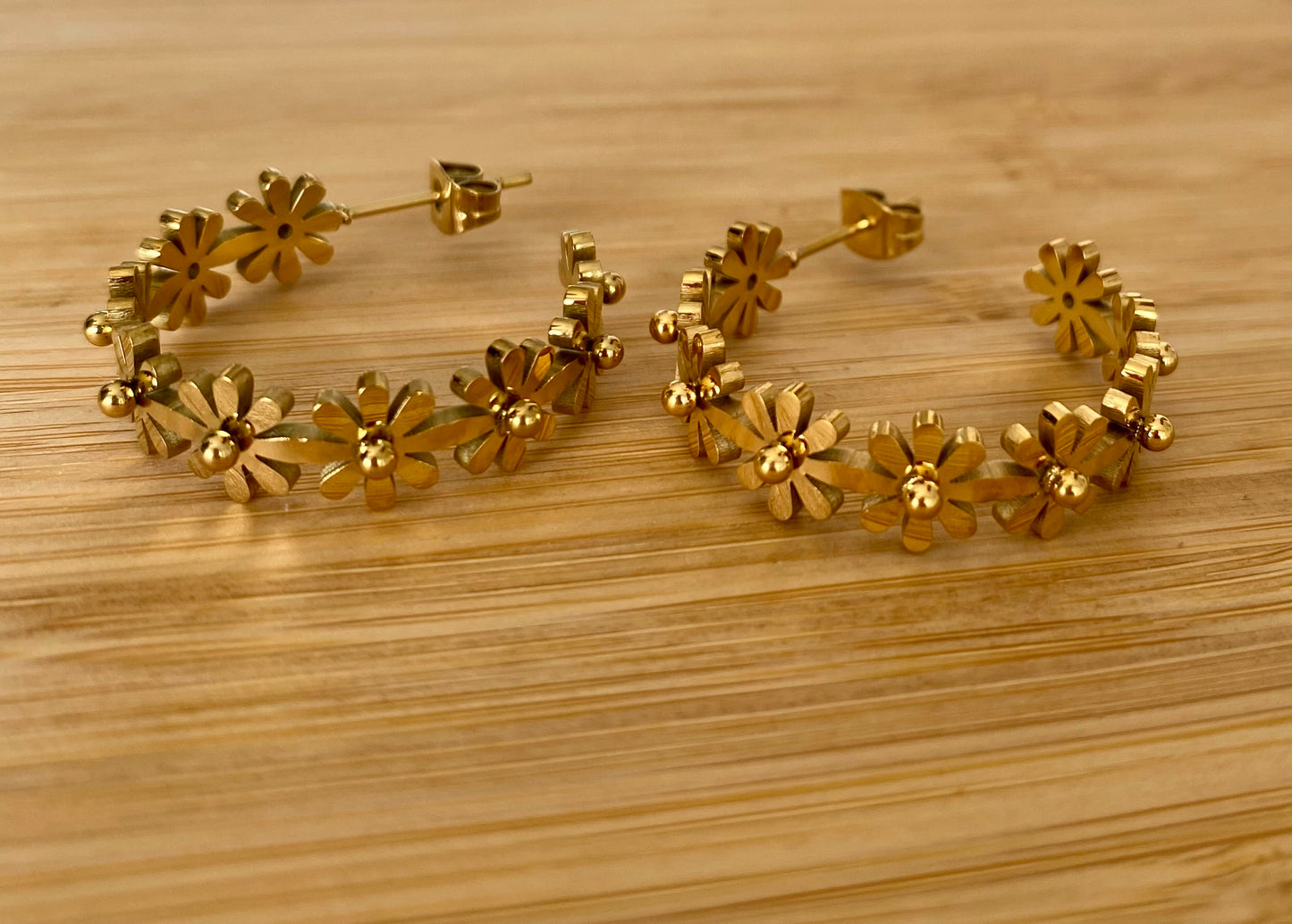 Brincos Argola Floral